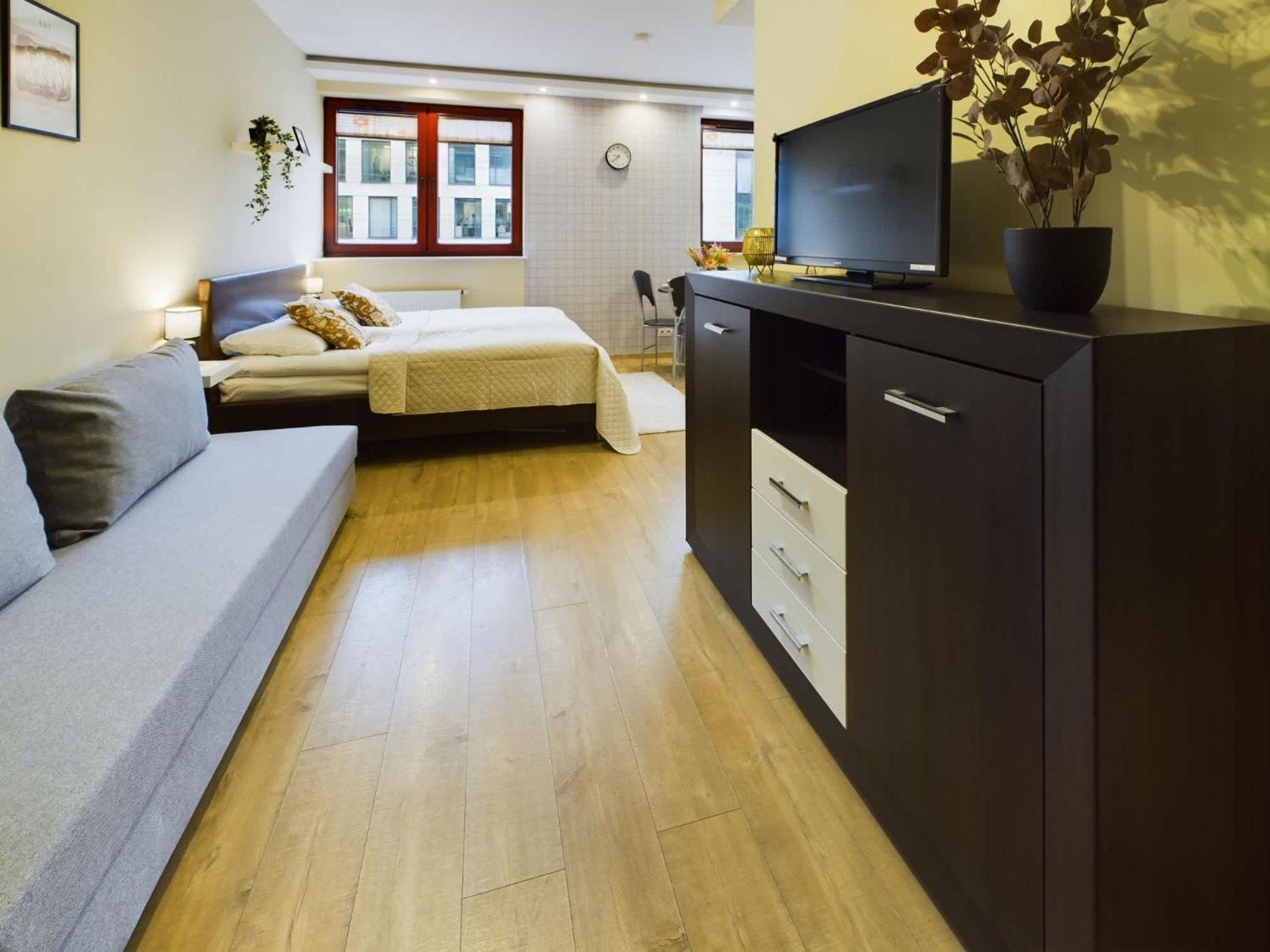 Modern In The Center Of By Renters Apartament